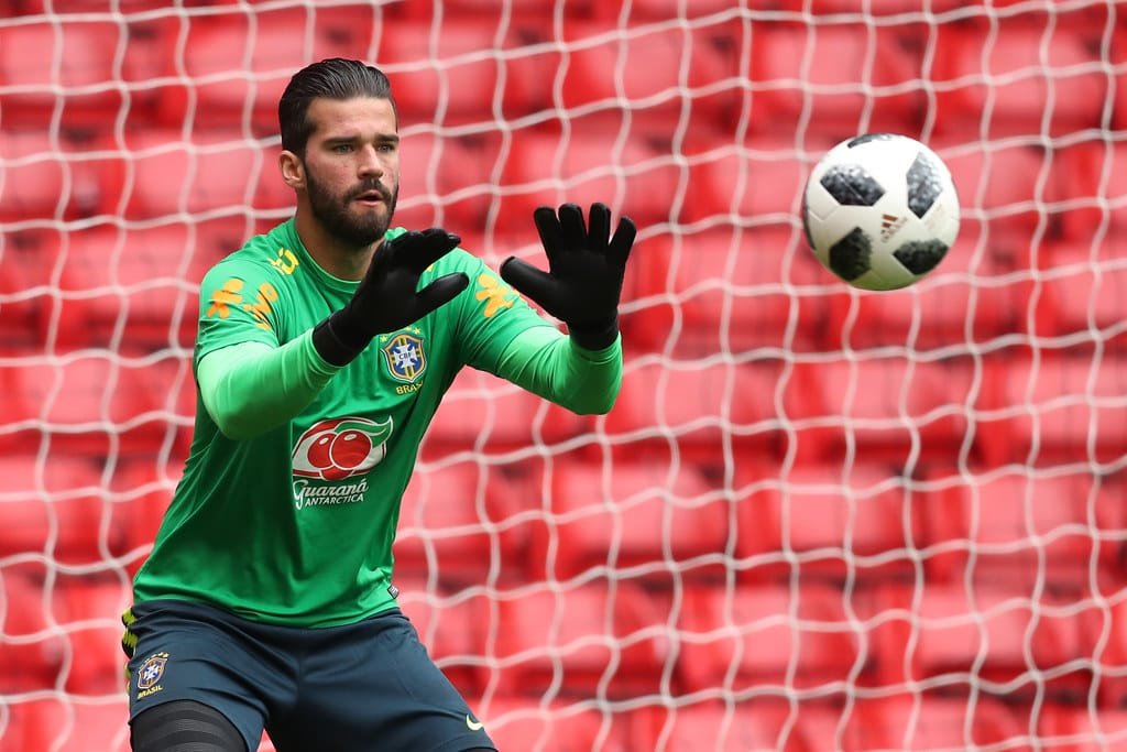 Alisson em lista de melhores goleiros do mundo. Foto: Lucas Figueiredo/CBF