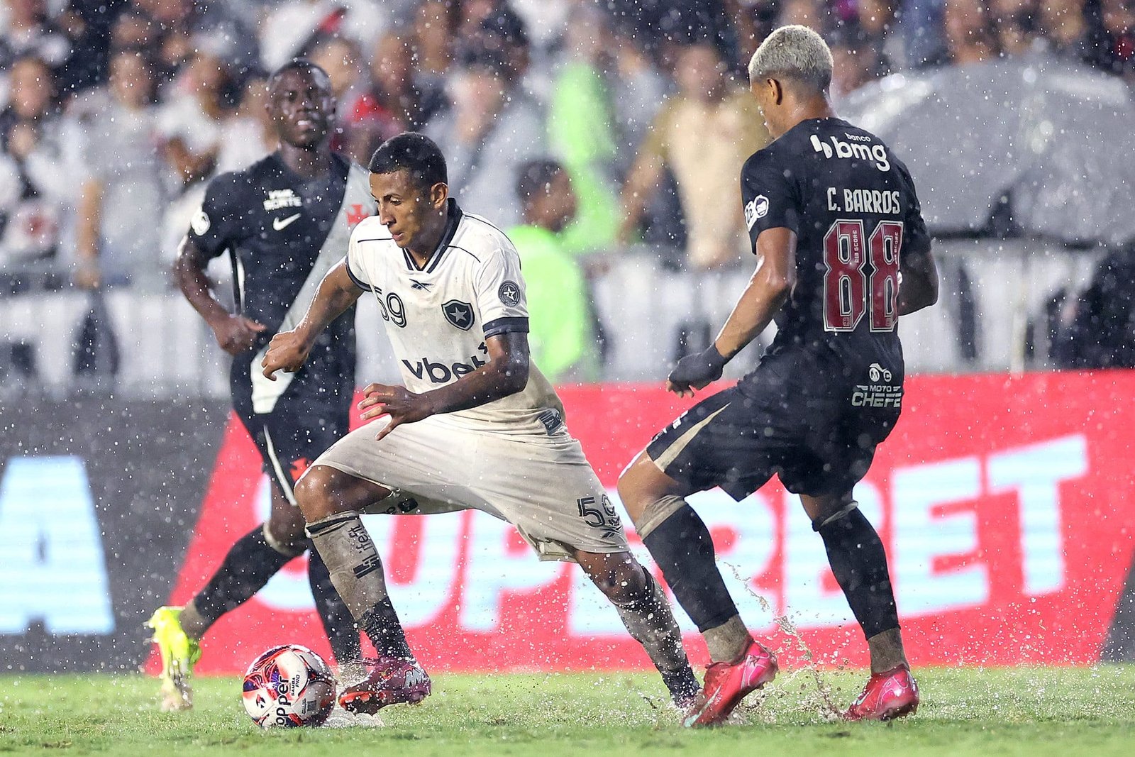 Foto: Vítor Silva/Botafogo - Vasco x Botafogo se enfrentam pelo Brasileirão.