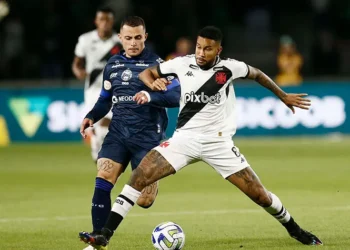 Coritiba x Vasco, em confronto válido pelo Brasileirão. (Foto: Daniel Ramalho/ Vasco)